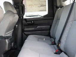 Toyota Tacoma 2WD SR5 Double Cab 5' Bed AT (Natl) 2026