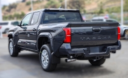 Toyota Tacoma 2WD SR5 Double Cab 6' Bed AT (Natl) 2026