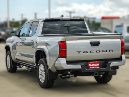 Toyota Tacoma 2WD SR5 Double Cab 5' Bed AT (Natl) 2026