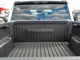 Toyota Tacoma 2WD SR5 Double Cab 5' Bed AT (Natl) 2026