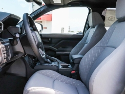 Toyota Tacoma 2WD SR5 Double Cab 5' Bed AT (Natl) 2026