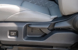 Toyota Tacoma 2WD SR5 Double Cab 5' Bed AT (Natl) 2026
