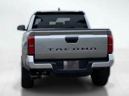 Toyota Tacoma 2WD SR5 Double Cab 6' Bed AT (Natl) 2026