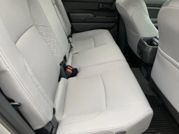 Toyota Tacoma 2WD SR5 Double Cab 6' Bed AT (Natl) 2026