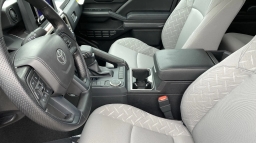 Toyota Tacoma 2WD SR5 Double Cab 6' Bed AT (Natl) 2026