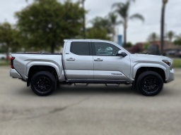 Toyota Tacoma 2WD SR5 Double Cab 6' Bed AT (Natl) 2026
