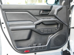 Toyota Tacoma 2WD SR5 Double Cab 6' Bed AT (Natl) 2026