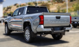 Toyota Tacoma 2WD SR5 Double Cab 6' Bed AT (Natl) 2026