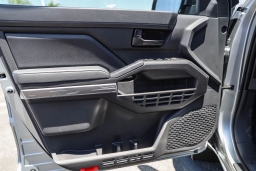 Toyota Tacoma 2WD SR5 Double Cab 6' Bed AT (Natl) 2026