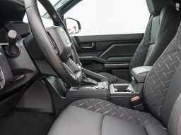 Toyota Tacoma 2WD SR5 Double Cab 5' Bed AT (Natl) 2026