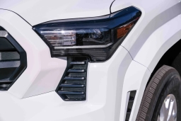 Toyota Tacoma 2WD SR5 Double Cab 5' Bed AT (GS) 2026