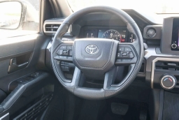 Toyota Tacoma 2WD SR5 Double Cab 5' Bed AT (GS) 2026