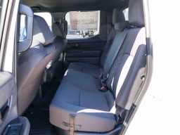 Toyota Tacoma 2WD SR5 Double Cab 5' Bed AT (GS) 2026