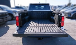Toyota Tacoma 2WD SR5 Double Cab 5' Bed AT (GS) 2026