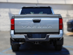 Toyota Tacoma 2WD SR5 Double Cab 6' Bed AT (Natl) 2026