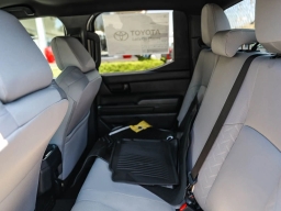 Toyota Tacoma 2WD SR5 Double Cab 6' Bed AT (Natl) 2026