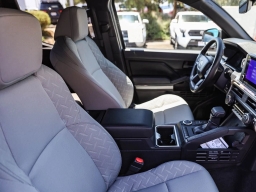 Toyota Tacoma 2WD SR5 Double Cab 6' Bed AT (Natl) 2026
