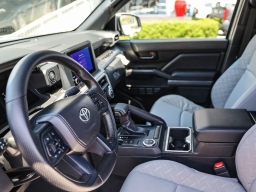 Toyota Tacoma 2WD SR5 Double Cab 6' Bed AT (Natl) 2026