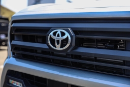 Toyota Tacoma 2WD SR5 Double Cab 6' Bed AT (Natl) 2026