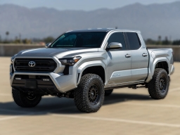 Toyota Tacoma 4WD SR5 Double Cab 5' Bed AT (Natl) 2026