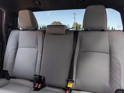 Toyota Tacoma 4WD SR5 Double Cab 5' Bed AT (Natl) 2026