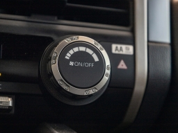 Toyota Tacoma 4WD SR5 Double Cab 5' Bed AT (Natl) 2026
