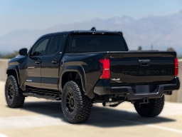 Toyota Tacoma 4WD SR5 Double Cab 6' Bed AT (Natl) 2026