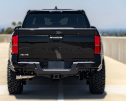 Toyota Tacoma 4WD SR5 Double Cab 6' Bed AT (Natl) 2026