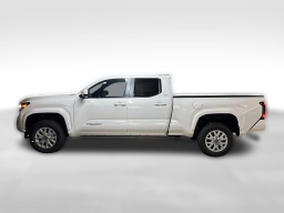 Toyota Tacoma 4WD SR5 Double Cab 6' Bed AT (Natl) 2025