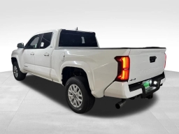 Toyota Tacoma 4WD SR5 Double Cab 6' Bed AT (Natl) 2025