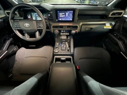 Toyota Tacoma 4WD SR5 Double Cab 6' Bed AT (Natl) 2025