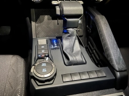 Toyota Tacoma 4WD SR5 Double Cab 6' Bed AT (Natl) 2025