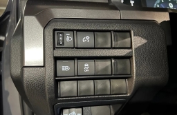 Toyota Tacoma 4WD SR5 Double Cab 6' Bed AT (Natl) 2025