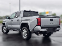 Toyota Tacoma 4WD SR5 Double Cab 6' Bed AT (Natl) 2026