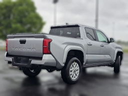 Toyota Tacoma 4WD SR5 Double Cab 6' Bed AT (Natl) 2026