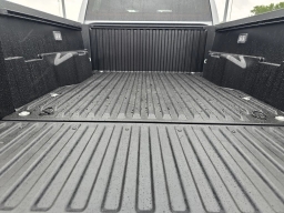 Toyota Tacoma 4WD SR5 Double Cab 6' Bed AT (Natl) 2026