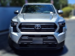 Toyota Tacoma 4WD SR5 Double Cab 5' Bed AT (Natl) 2026