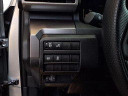Toyota Tacoma 4WD SR5 Double Cab 5' Bed AT (Natl) 2026