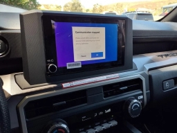 Toyota Tacoma 4WD SR5 Double Cab 5' Bed AT (Natl) 2026
