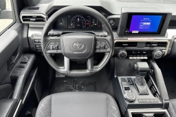 Toyota Tacoma 4WD SR5 Double Cab 6' Bed AT (Natl) 2026