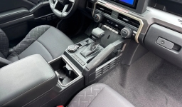 Toyota Tacoma 4WD SR5 Double Cab 6' Bed AT (Natl) 2026
