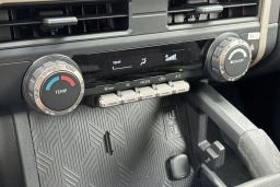 Toyota Tacoma 4WD SR5 Double Cab 6' Bed AT (Natl) 2026