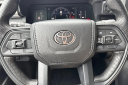 Toyota Tacoma 4WD SR5 Double Cab 6' Bed AT (Natl) 2026