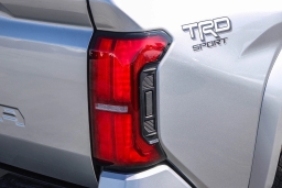 Toyota Tacoma 4WD TRD Sport Double Cab 6' Bed AT (Natl) 2026