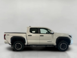 Toyota Tacoma 4WD TRD Off Road Double Cab 5' Bed AT (Natl) 2026