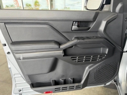 Toyota Tacoma 4WD SR5 Double Cab 6' Bed AT (Natl) 2026