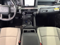 Toyota Tacoma 4WD SR5 Double Cab 6' Bed AT (Natl) 2026