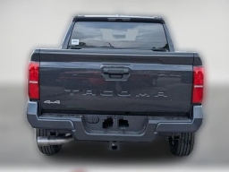 Toyota Tacoma 4WD SR5 Double Cab 6' Bed AT (Natl) 2026