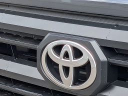 Toyota Tacoma 4WD SR5 Double Cab 6' Bed AT (Natl) 2026