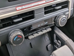 Toyota Tacoma 4WD SR5 Double Cab 6' Bed AT (Natl) 2026